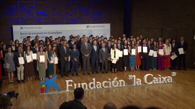 Un centenar de estudiantes reciben una beca de la Fundación 'La Caixa' para cursar posgrados en el extranjero