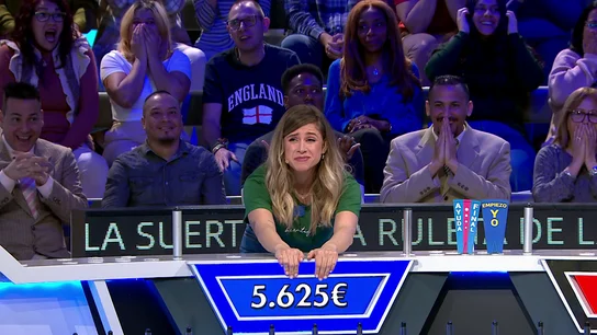 Bea cae en el Se lo doy con 5.625 euros en el marcador desatando los gritos de sus compañeros: “¡Por favor, Bea, te lo pido de rodillas!” Bea cae en el Se lo doy con 5.625 euros en el marcador desatando los gritos de sus compañeros: “¡Por favor, Bea, te lo pido de rodillas!”