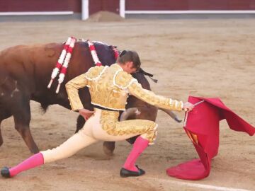 La gloria de los Jandillas se perdió en la espada: dos orejas para Jiménez y Castella en la que puede ser la corrida de la feria