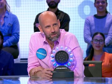 Gonzalo Mir&oacute; tienta a Manu con &lsquo;Una vaina loca&rsquo; tras un curioso despiste musical 