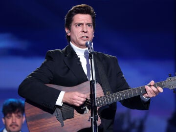 El lado más country de Manu Baqueiro: el actor homenajea a Johnny Cash con ‘Ring of Fire’ 