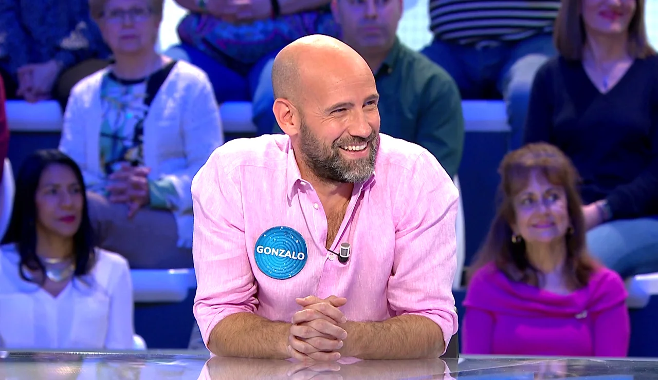 “Gonzalo miró, vio y triunfó”: Manu fascina a los invitados de Pasapalabra con su poema de despedida
