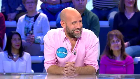 “Gonzalo miró, vio y triunfó”: Manu fascina a los invitados de Pasapalabra con su poema de despedida “Gonzalo miró, vio y triunfó”: Manu fascina a los invitados de Pasapalabra con su poema de despedida