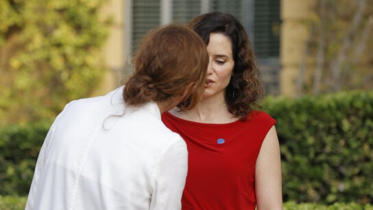 Isabel D&iacute;az Ayuso y M&oacute;nica Garc&iacute;a