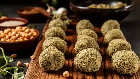 Bolitas de brócoli y garbanzos Bolitas de brócoli y garbanzos