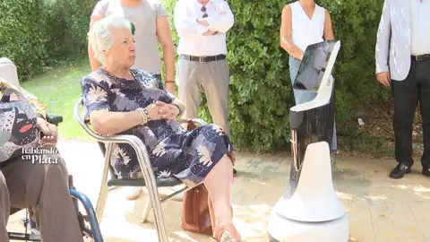 El robot 'Paquita' Antena 3 Noticias