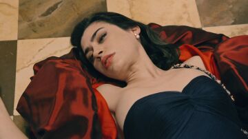 María despierta tras su caída... ¡Está muy débil, su vida corre peligro!