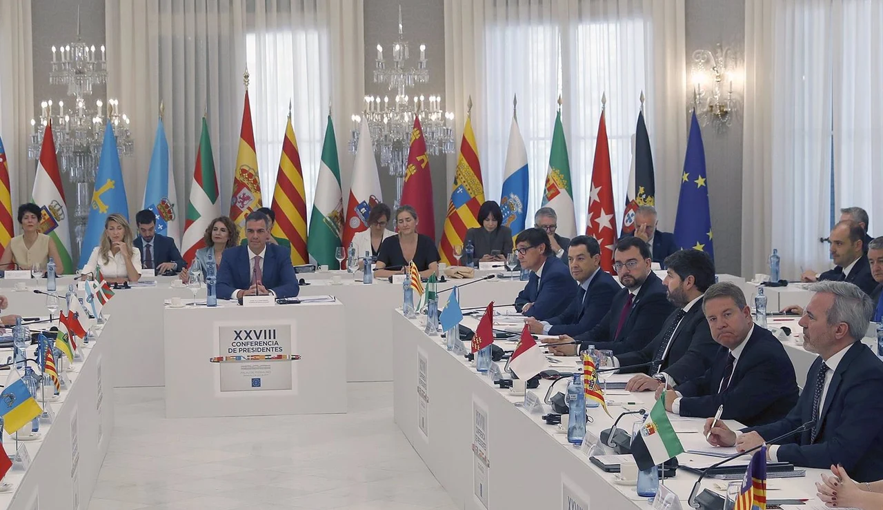 Barbón pide que la próxima Conferencia de Presidentes se celebre en Asturias
