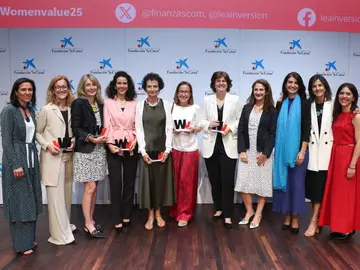 Galardonadas y miembros del jurado en los Premios Womenvalue 2025 Galardonadas y miembros del jurado en los Premios Womenvalue 2025
