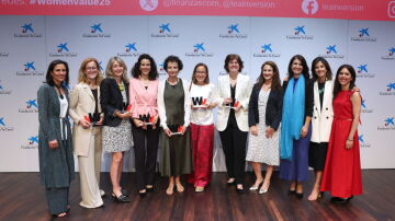 Galardonadas y miembros del jurado en los Premios Womenvalue 2025
