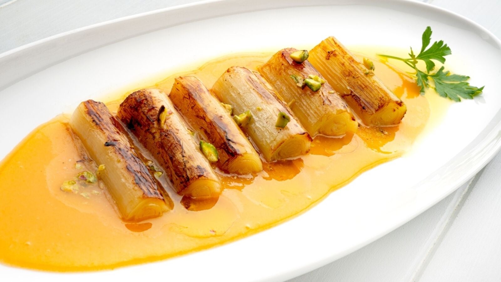 Puerros a la plancha con puré de calabaza, de Arguiñano: 