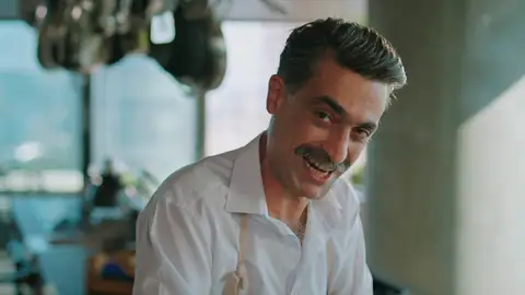 El gesto más humano de Kazım hasta ahora: cocina para Ferit y deja a todos en shock El gesto más humano de Kazım hasta ahora: cocina para Ferit y deja a todos en shock