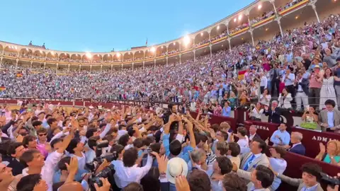 Morante sale a hombros por la Puerta Grande que Madrid le debía Morante sale a hombros por la Puerta Grande que Madrid le debía