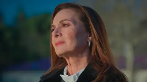 Nevra se desahoga con Gülçiçek tras no recibir ninguna llamada en su cumpleaños Nevra se desahoga con Gülçiçek tras no recibir ninguna llamada en su cumpleaños