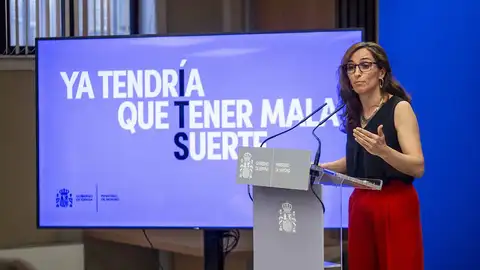 Sanidad lanza una campaña para prevenir las ITS entre los jóvenes: “Se cuelan cuando bajamos la guardia” Sanidad lanza una campaña para prevenir las ITS entre los jóvenes: “Se cuelan cuando bajamos la guardia”