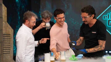 ¡Impresionante! Marron trae al programa el experimento con el que nació la ciencia en El Hormiguero