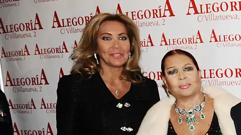 Norma Duval y Sara Montiel, en 2011 Norma Duval y Sara Montiel, en 2011