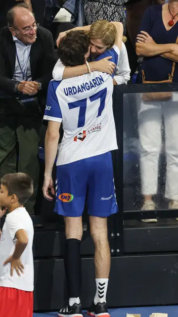 Infanta Cristina animando a su hijo Infanta Cristina animando a su hijo