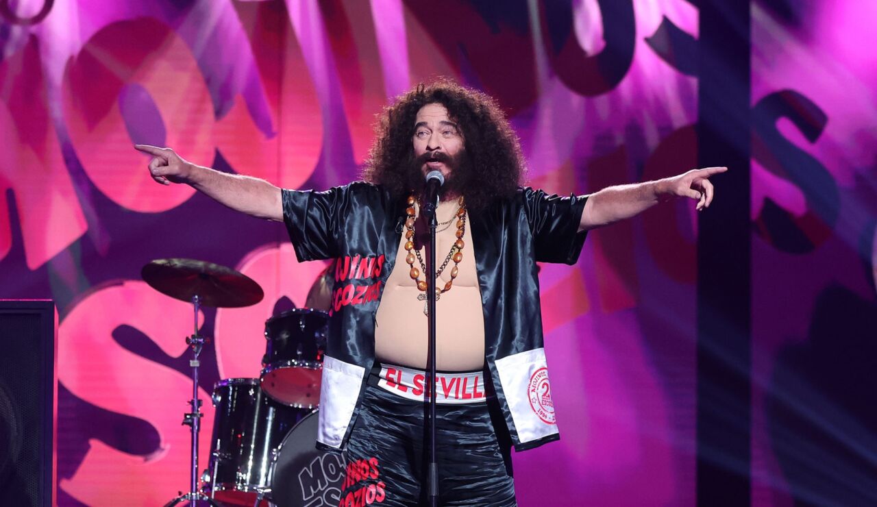 &iexcl;Ver para creer! Bert&iacute;n Osborne se lo pasa en grande con el &lsquo;Chow chow&rsquo; de los Mojinos Escoz&iacute;os 