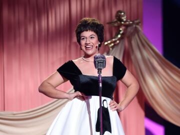 Esperansa Grasia conquista con su imitación vintage de Connie Francis y 'Stupid Cupid'