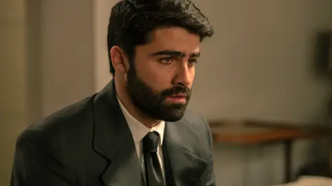 Raúl en el capítulo 330 de Sueños de libertad Raúl en el capítulo 330 de Sueños de libertad