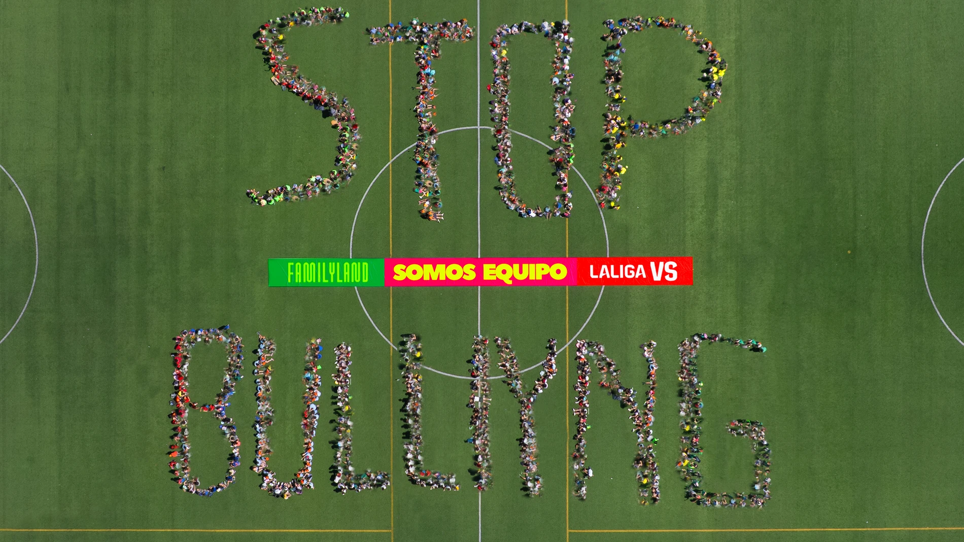 Una marea infantil grita "basta" al acoso escolar desde el cielo de Madrid Una marea infantil grita "basta" al acoso escolar desde el cielo de Madrid