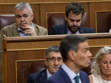 Santos Cerdán y Pedro Sánchez en el Congreso