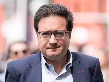 Óscar López enmarca el "impuesto" que pidió Koldo a una "cuota voluntaria" que los cargos públicos pagan al PSOE Óscar López enmarca el "impuesto" que pidió Koldo a una "cuota voluntaria" que los cargos públicos pagan al PSOE
