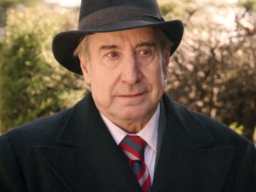 Don Pedro reconoce a Cristina, ¡se da cuenta de que la nueva empleada es su sobrina! 