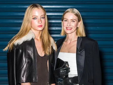 Naomi Watts y su hija Kai Schreiber en Nueva York Naomi Watts y su hija Kai Schreiber en Nueva York