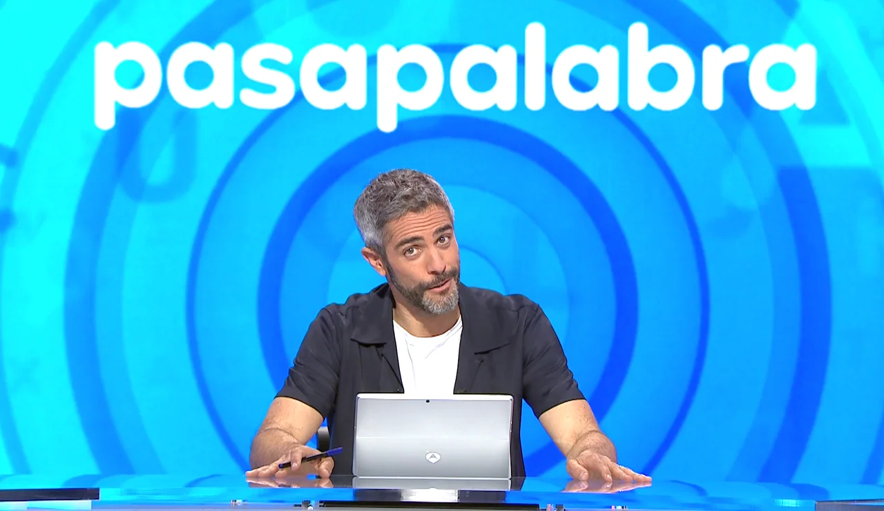 Roberto Leal se rinde ante Luis Miguel: “¡Cómo estamos de románticos en Pasapalabra!”