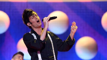 Mágico e hipnótico: Mikel Herzog Jr. hace vibrar al público con ‘Killing me softly with his song’ de Pitingo