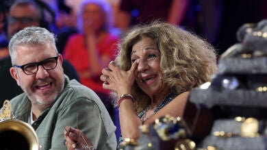 Lolita y Chenoa no pueden contener las lágrimas tras ver la actuación de Ana Guerra y Raoul