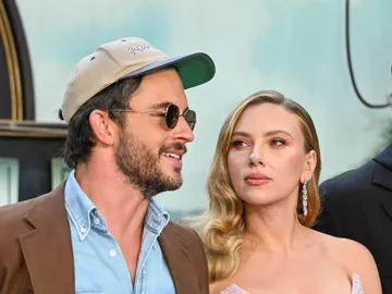 Scarlett Johansson y Jonathan Bailey en la premiere de Jurassic World: El Renacer en Londres Scarlett Johansson y Jonathan Bailey en la premiere de Jurassic World: El Renacer en Londres