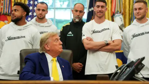 Donald Trump durante la visita de la Juventus al Despacho Oval Donald Trump durante la visita de la Juventus al Despacho Oval