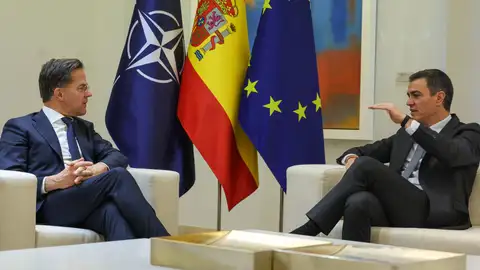 El presidente del Gobierno, Pedro Sánchez, junto al secretario general de la OTAN, Mark Rutte El presidente del Gobierno, Pedro Sánchez, junto al secretario general de la OTAN, Mark Rutte