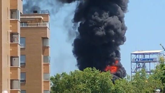 Incendio en una f&aacute;brica de Vitoria