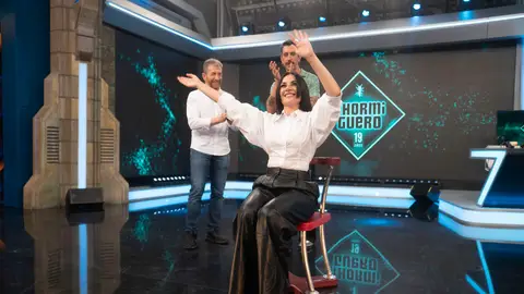 Miren Ibarguren alucinó con la “silla bailonga” de Marron en El Hormiguero Miren Ibarguren alucinó con la “silla bailonga” de Marron en El Hormiguero
