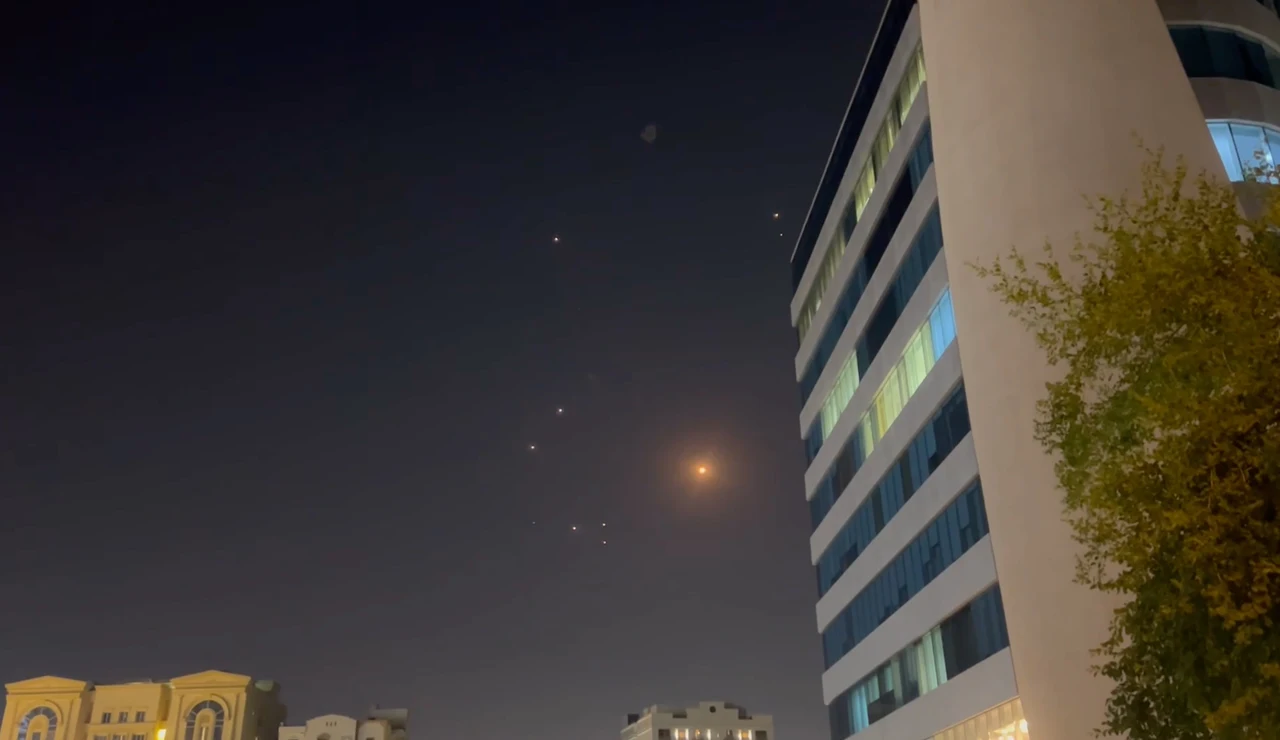 Imagen del ataque de Irán a la base militar de EEUU en Doha