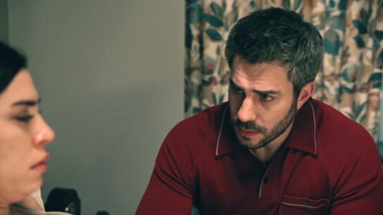 &ldquo;Nunca permitir&eacute; que nadie te aleje de m&iacute;&rdquo;: Andr&eacute;s le promete a Mar&iacute;a que siempre estar&aacute; con ella mientras Bego&ntilde;a es testigo de todo 