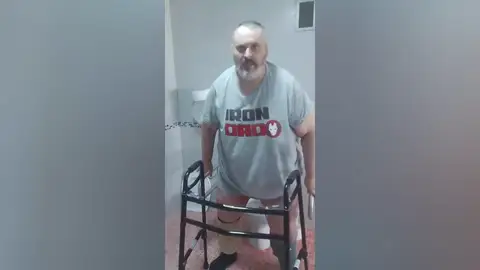 Una lección de superación: José María, el hombre que sufría obesidad mórbida en Cádiz, ya puede caminar Una lección de superación: José María, el hombre que sufría obesidad mórbida en Cádiz, ya puede caminar