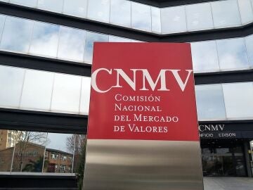 La CNMV suspende las cotizaciones de BBVA y Sabadell a la espera de la decisión del Gobierno sobre la OPA