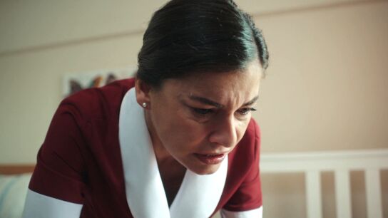 Sultan le pega a su hija tras descubrir que sigue vi&eacute;ndose con Orhan