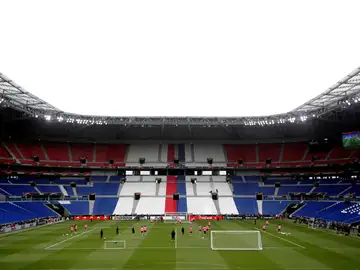 Vista general del estadio de Lyon en foto de archivo Vista general del estadio de Lyon en foto de archivo