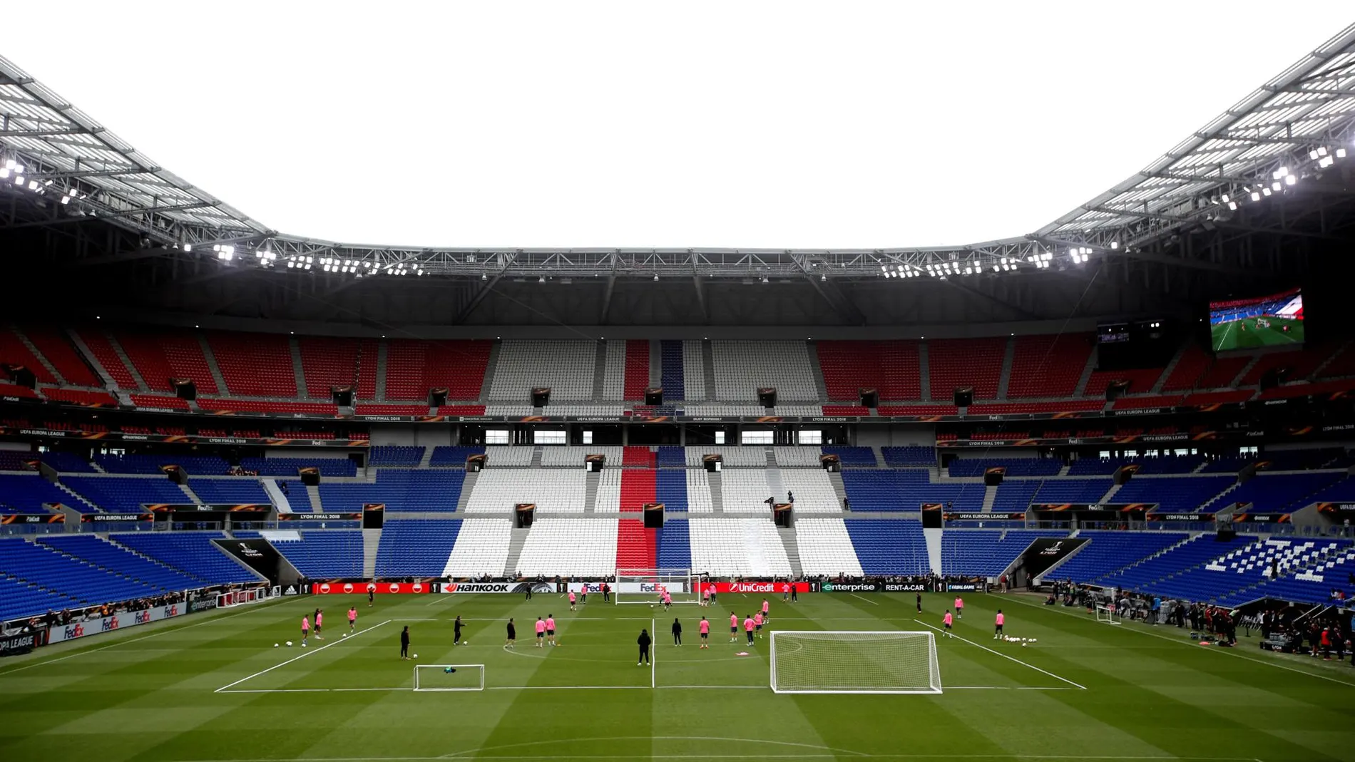Vista general del estadio de Lyon en foto de archivo Vista general del estadio de Lyon en foto de archivo