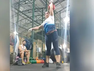 Esther Mora, campeona del mundo en levantamiento de pesa rusa: ¡casi 12.000 kilos en media hora! Esther Mora, campeona del mundo en levantamiento de pesa rusa: ¡casi 12.000 kilos en media hora!