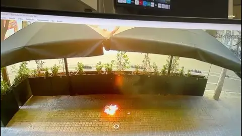 Un pirómano provoca un incendio en la terraza de Barcelona Un pirómano provoca un incendio en la terraza de Barcelona
