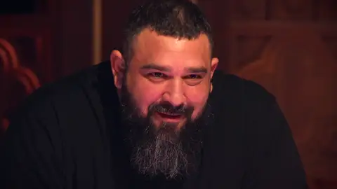 El camino de Juan para ganar Traitors: del poder de la daga a su generosidad con los compañeros El camino de Juan para ganar Traitors: del poder de la daga a su generosidad con los compañeros