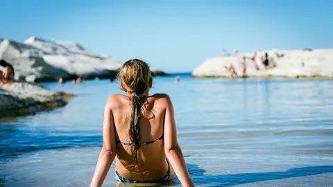 Mujer en la playa Mujer en la playa