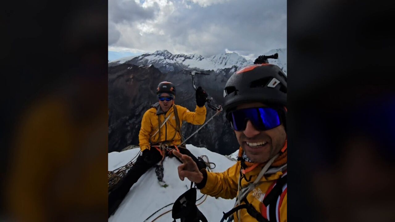 Los hermanos Pou, contra la nieve y la roca del Nevado Churup